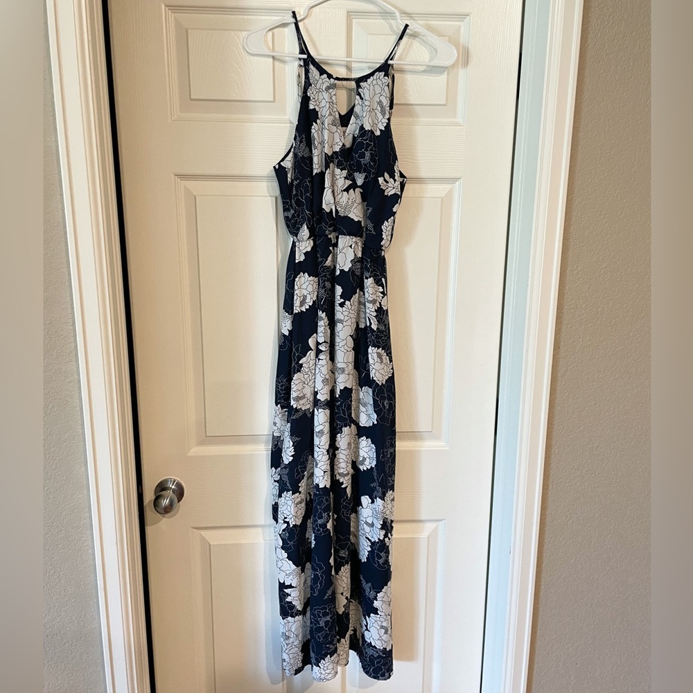 Francesca’s Navy Blue Floral Maxi Dress